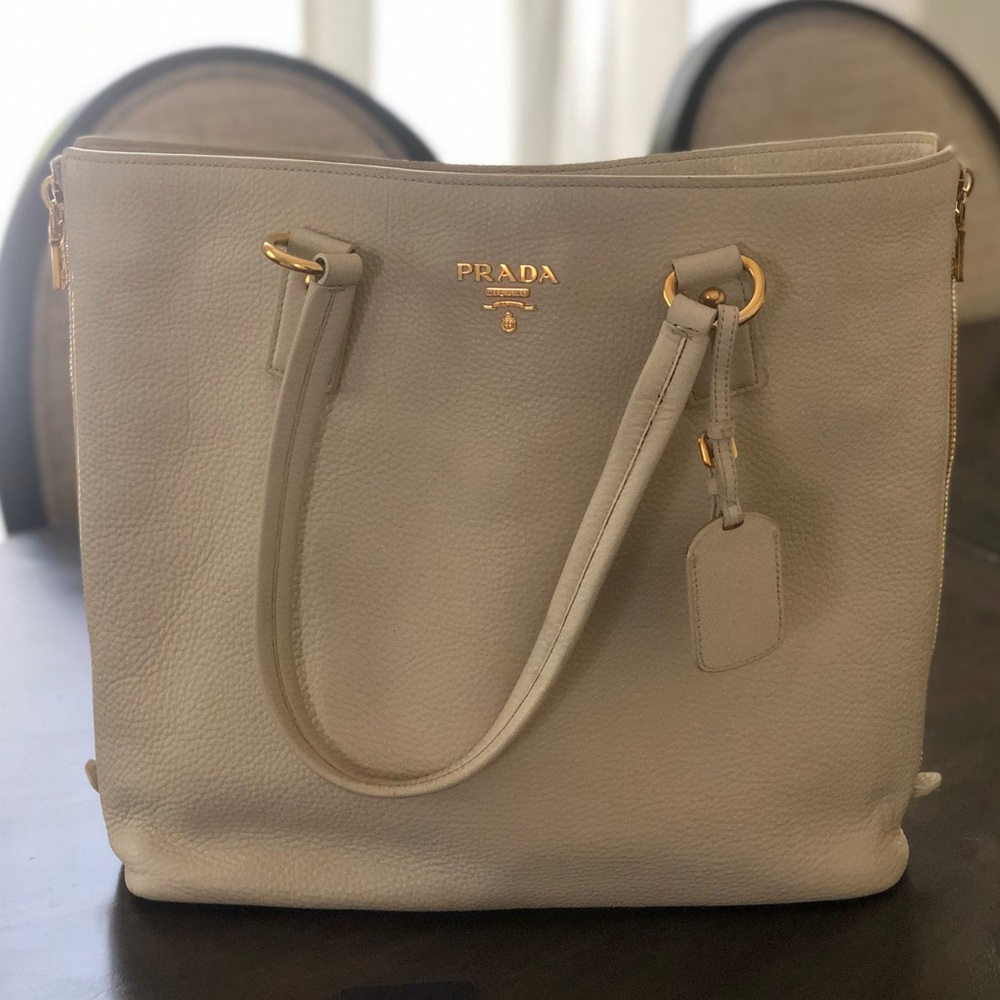PRADA Vitello Daino leather tote. Color TALC